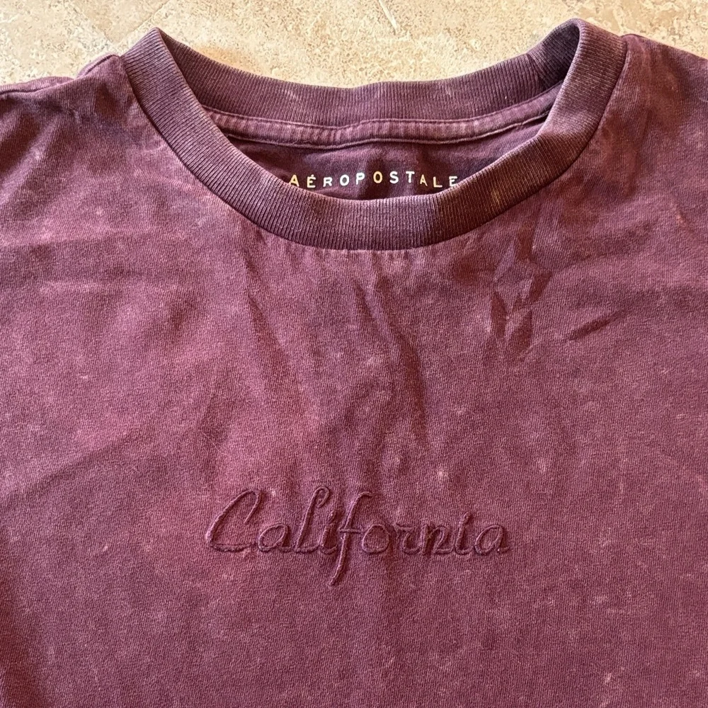 Aeropostale size Medium Men's Dark Purple‎ California Tee shirt